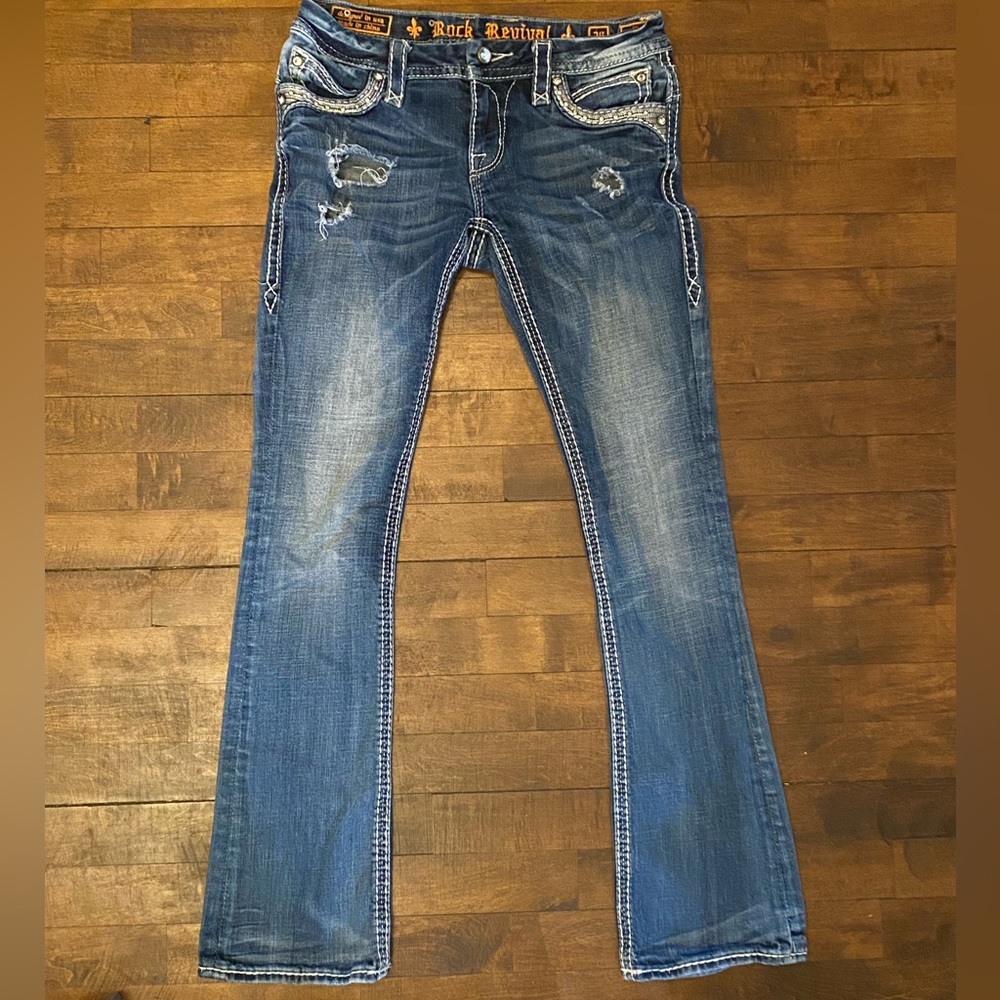 Women’s size 28 Rock Revival badazzaled low rise Y2k jeans. 💎